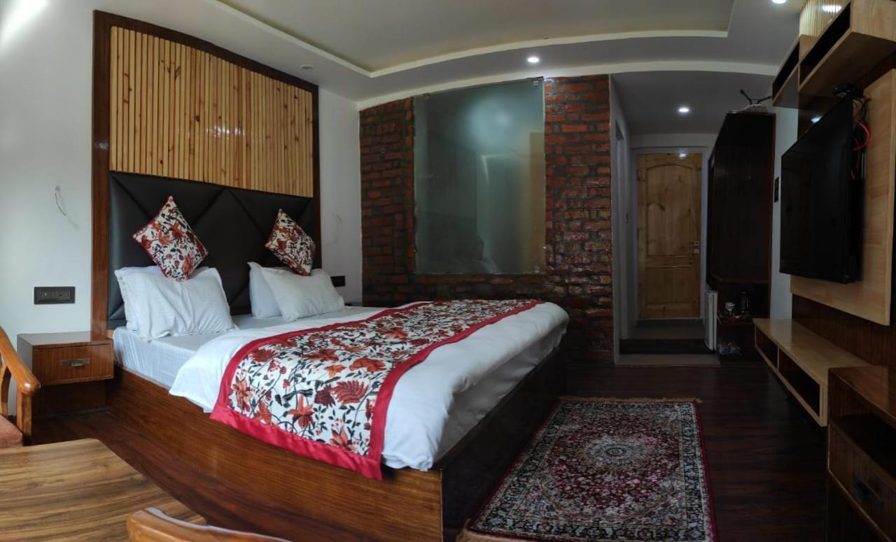 Hotel Lidder Palace Pahalgām Eksteriør bilde
